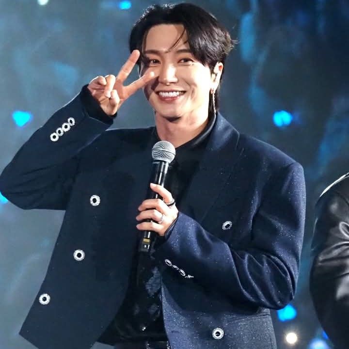 Latest photo of Leeteuk (Super Junior)