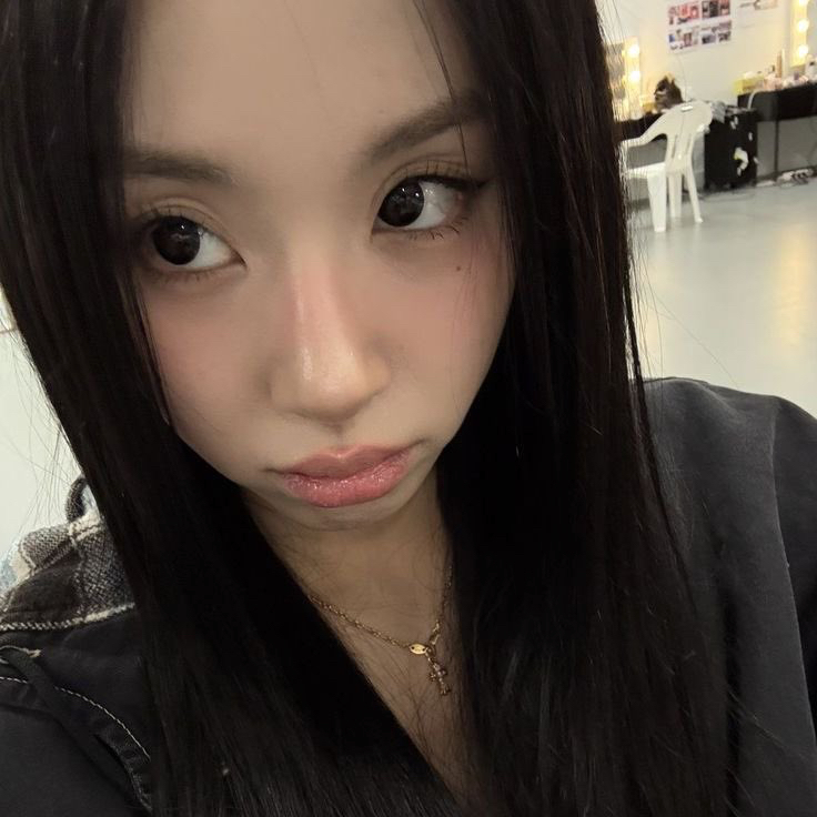 Latest photo of Chaeyoung (TWICE)