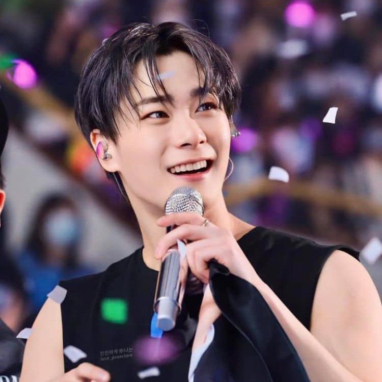 Behind-the-scenes cut of Moonbin (ASTRO)