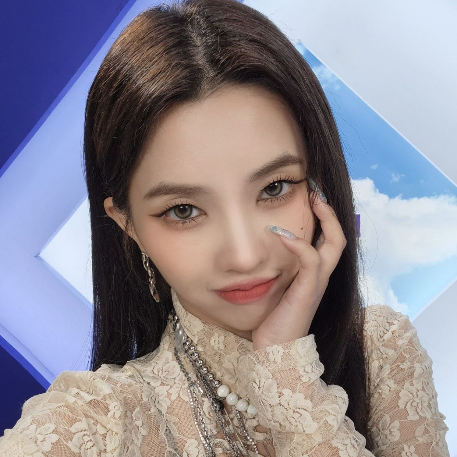 A moment captured by Soyeon (i-dle)'s fan