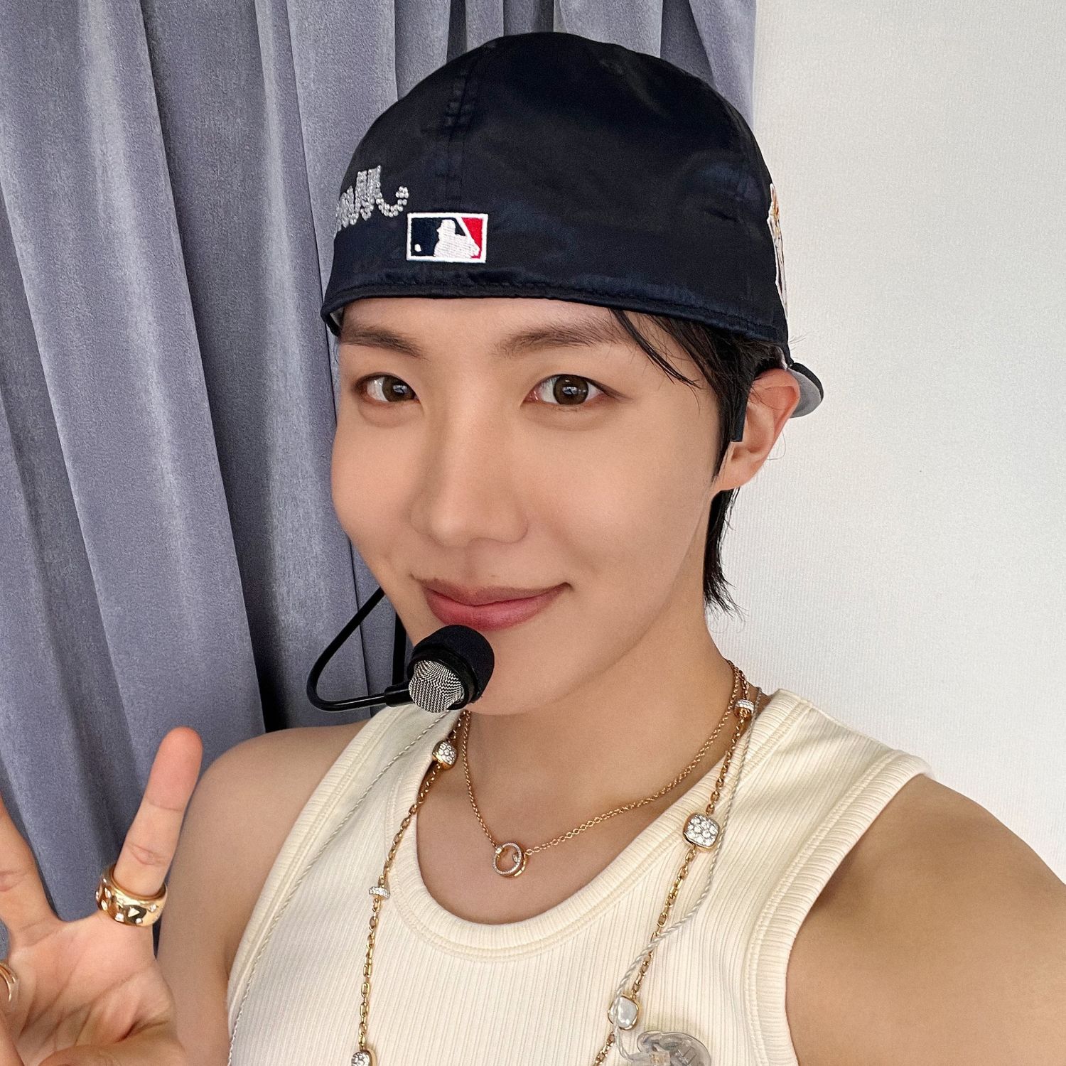 J-hope (防彈少年團)的最新活動照片