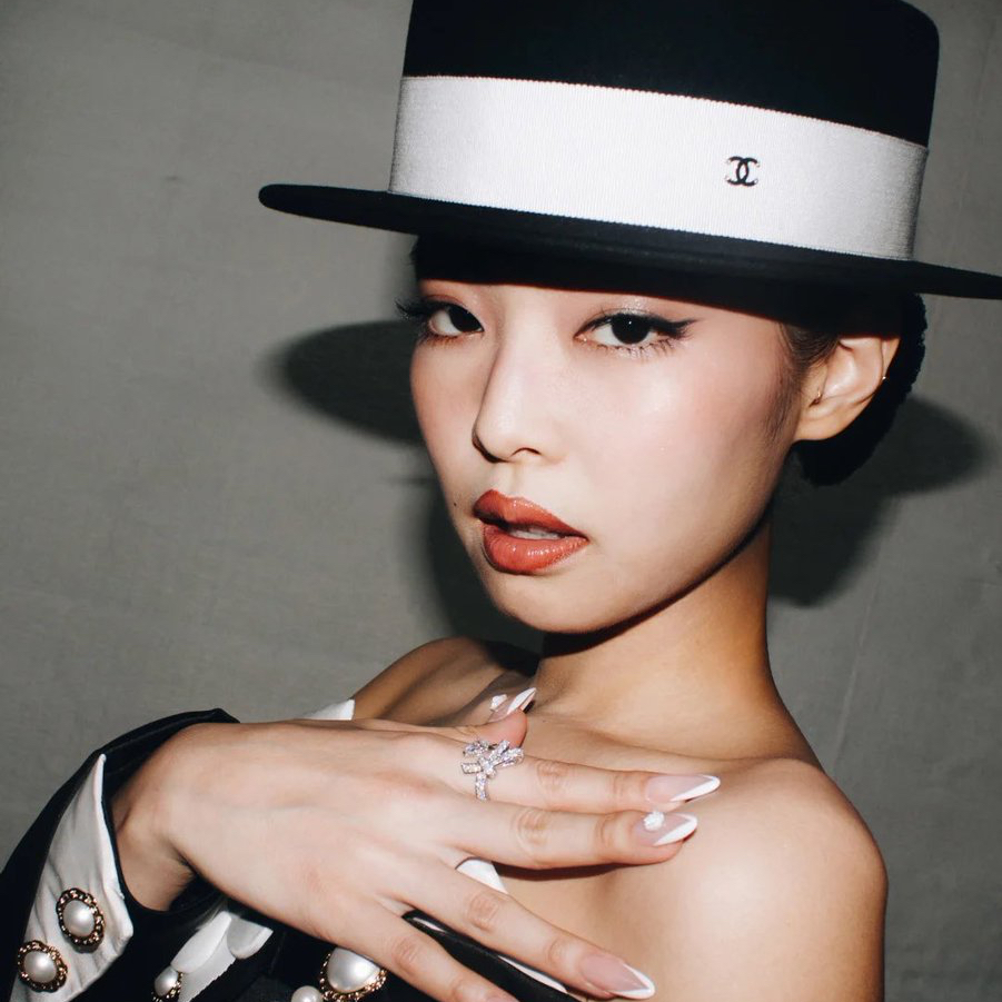 A moment captured by Jennie (BLACKPINK)'s fan