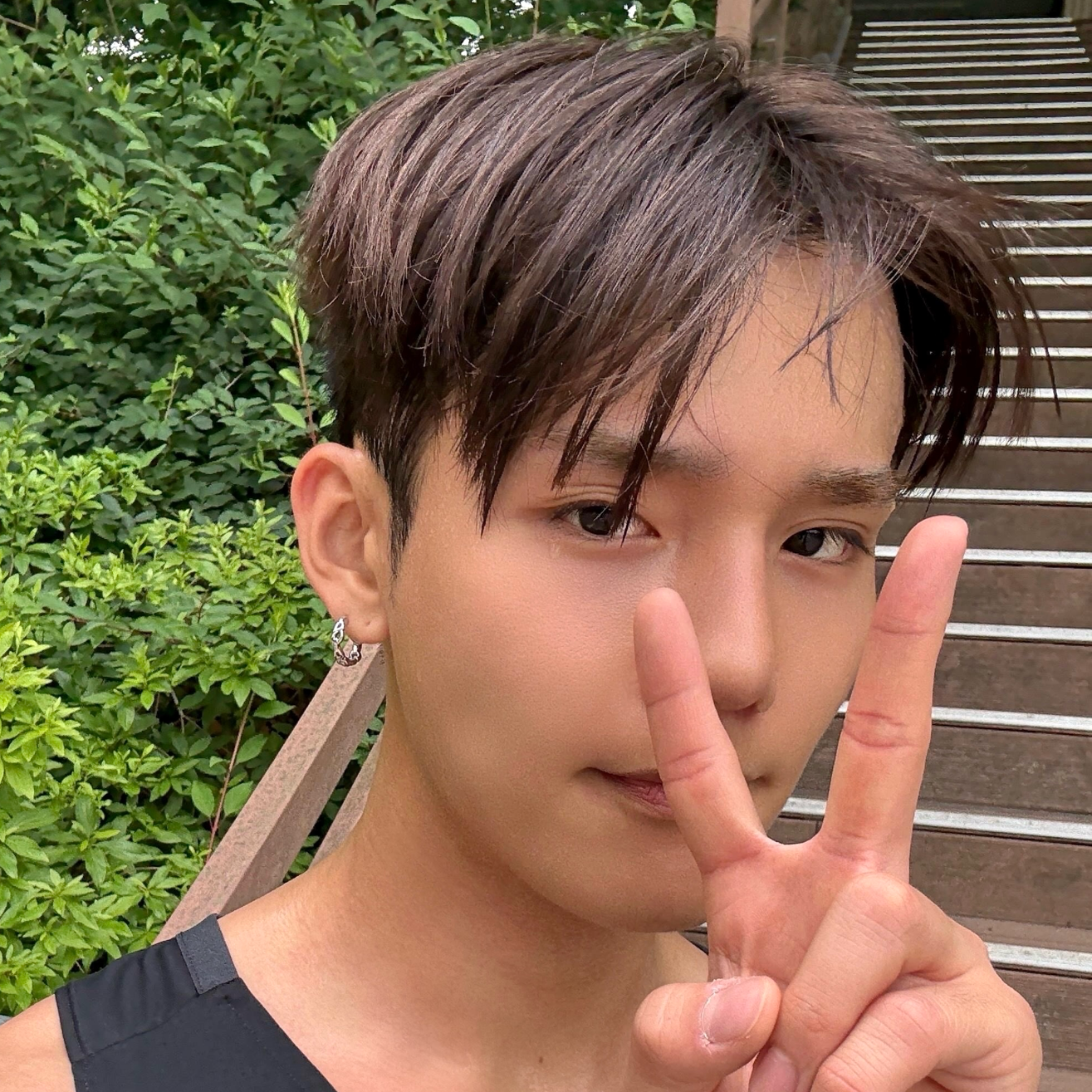 Behind-the-scenes cut of Seunghun (B.D.U)