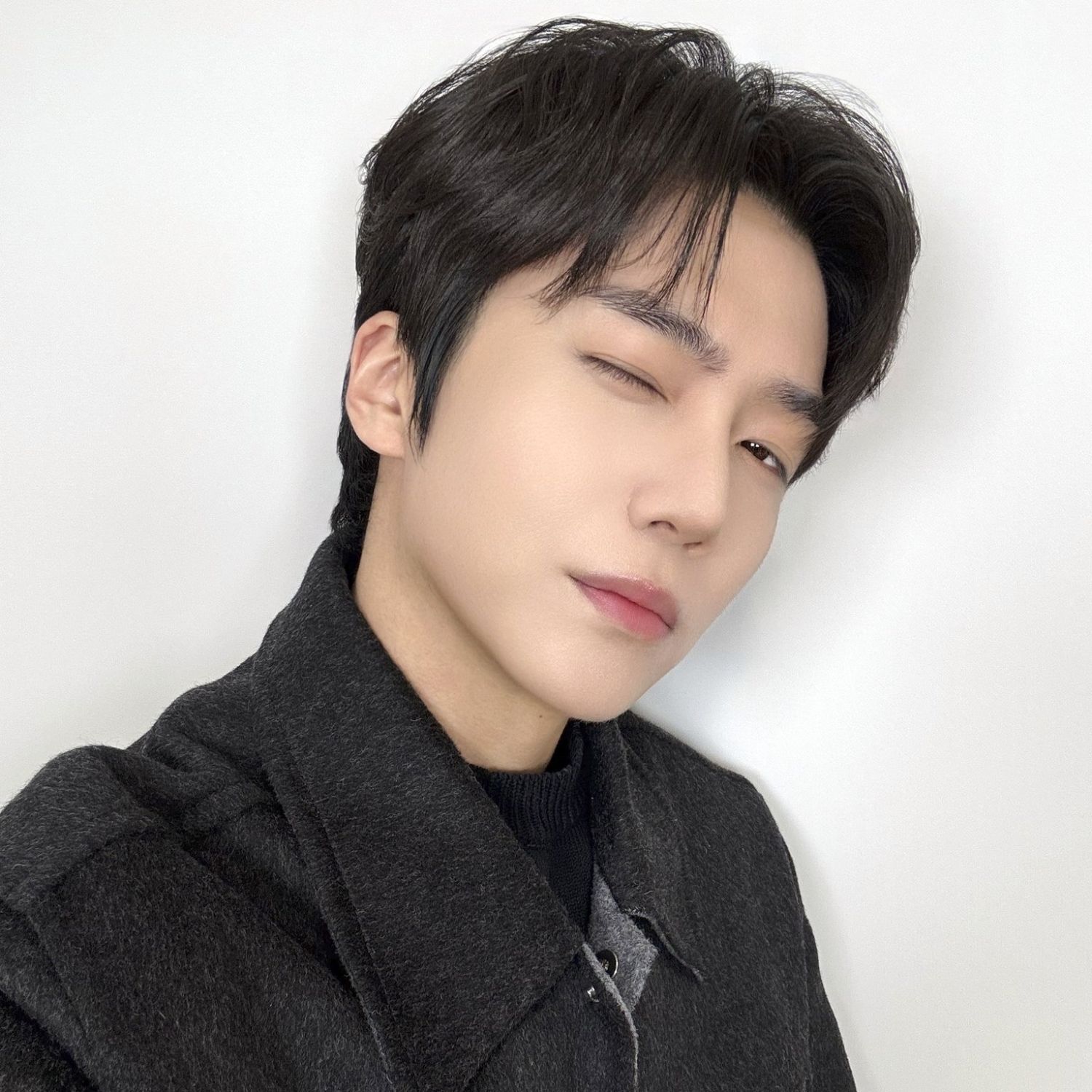 Recent activity shot of Jinho (PENTAGON)