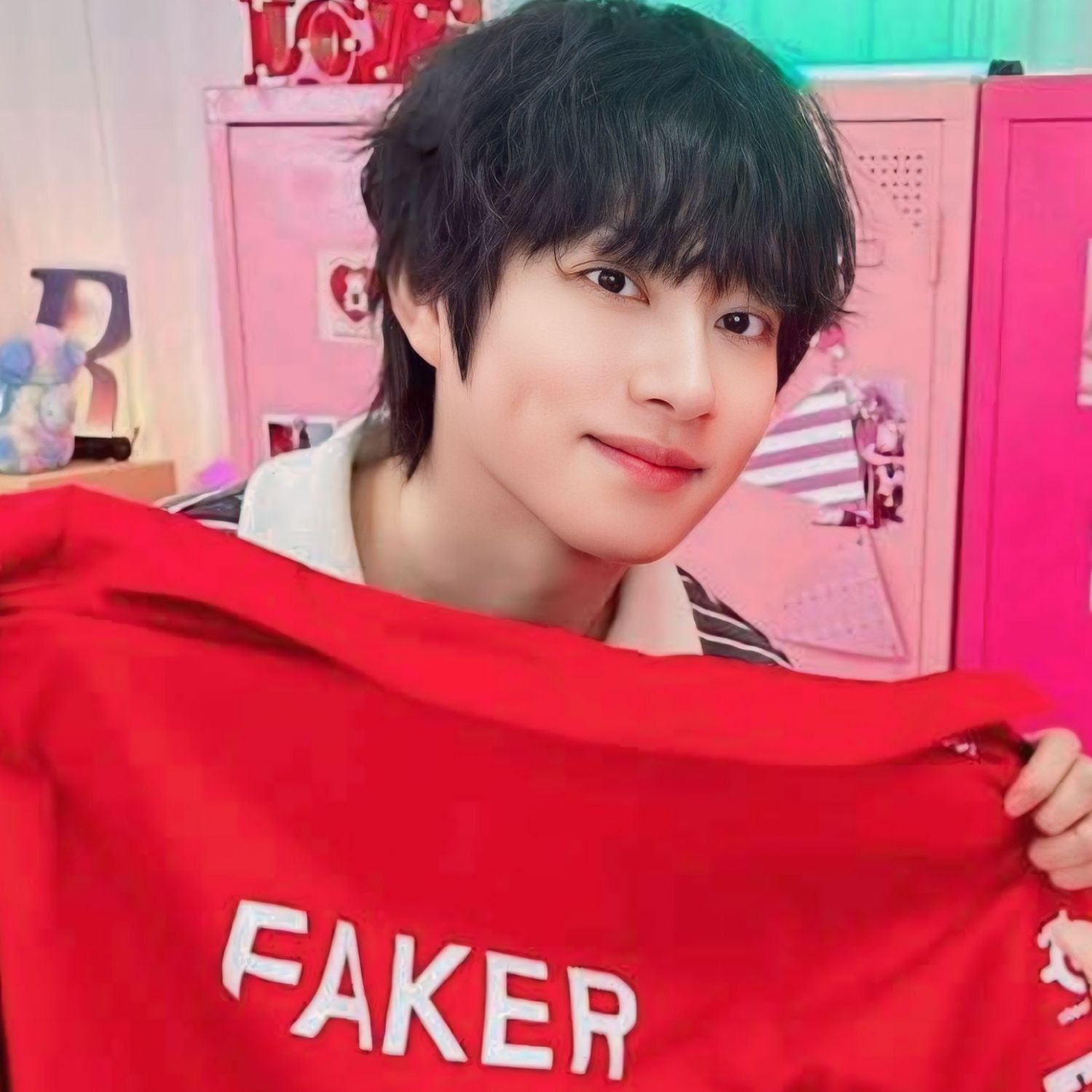 Latest photo of Heechul (Super Junior)