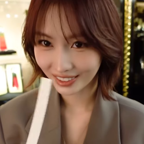 モモ (TWICE)の最近の活動写真