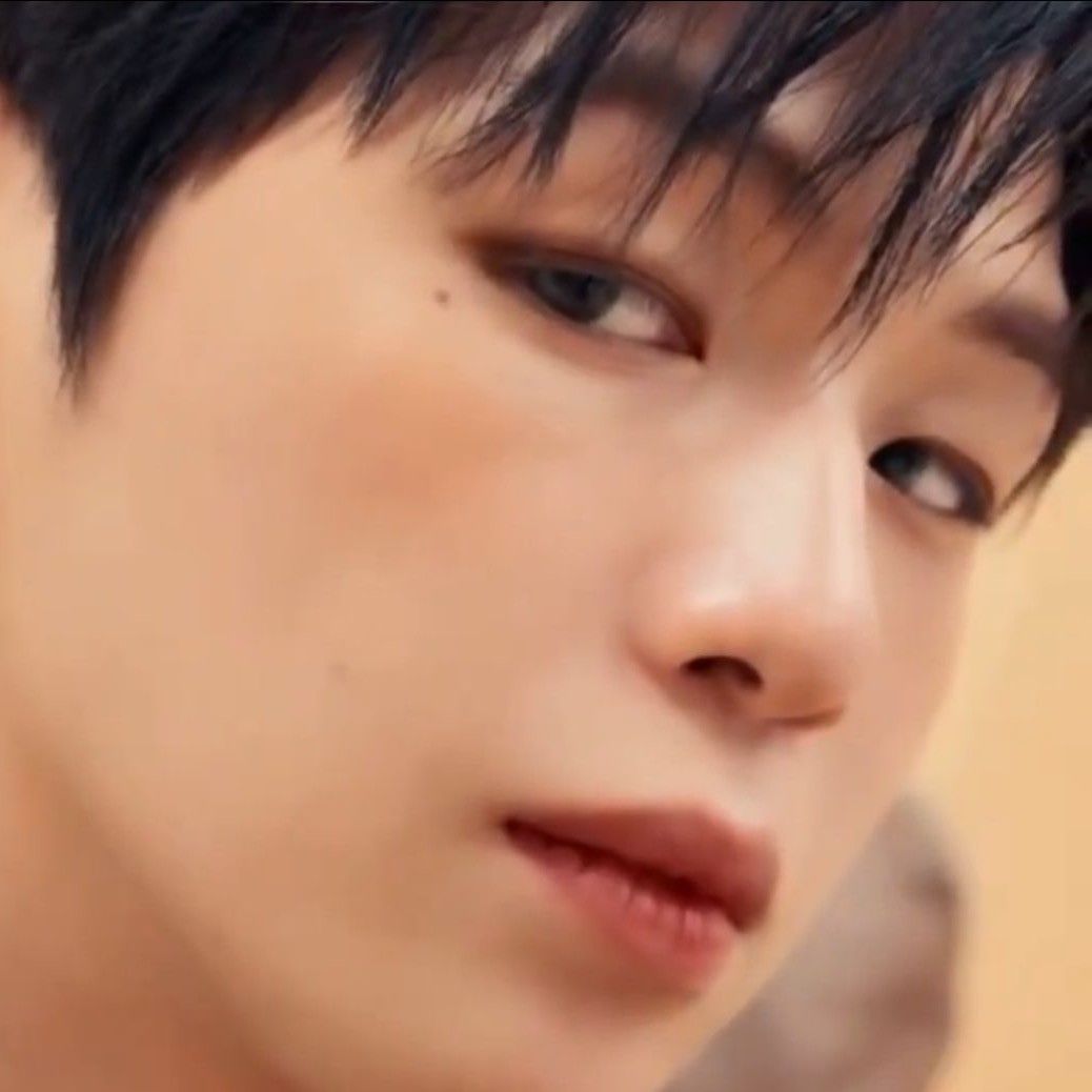 Behind-the-scenes cut of Kang Daniel