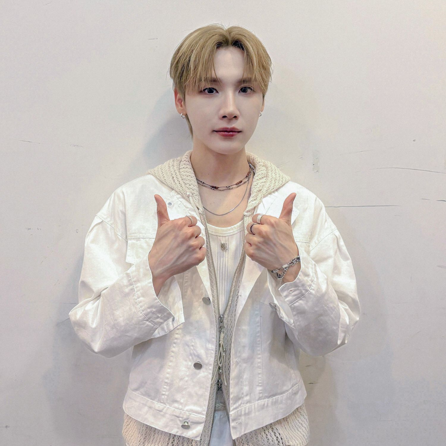 A moment captured by AB6IX's fan