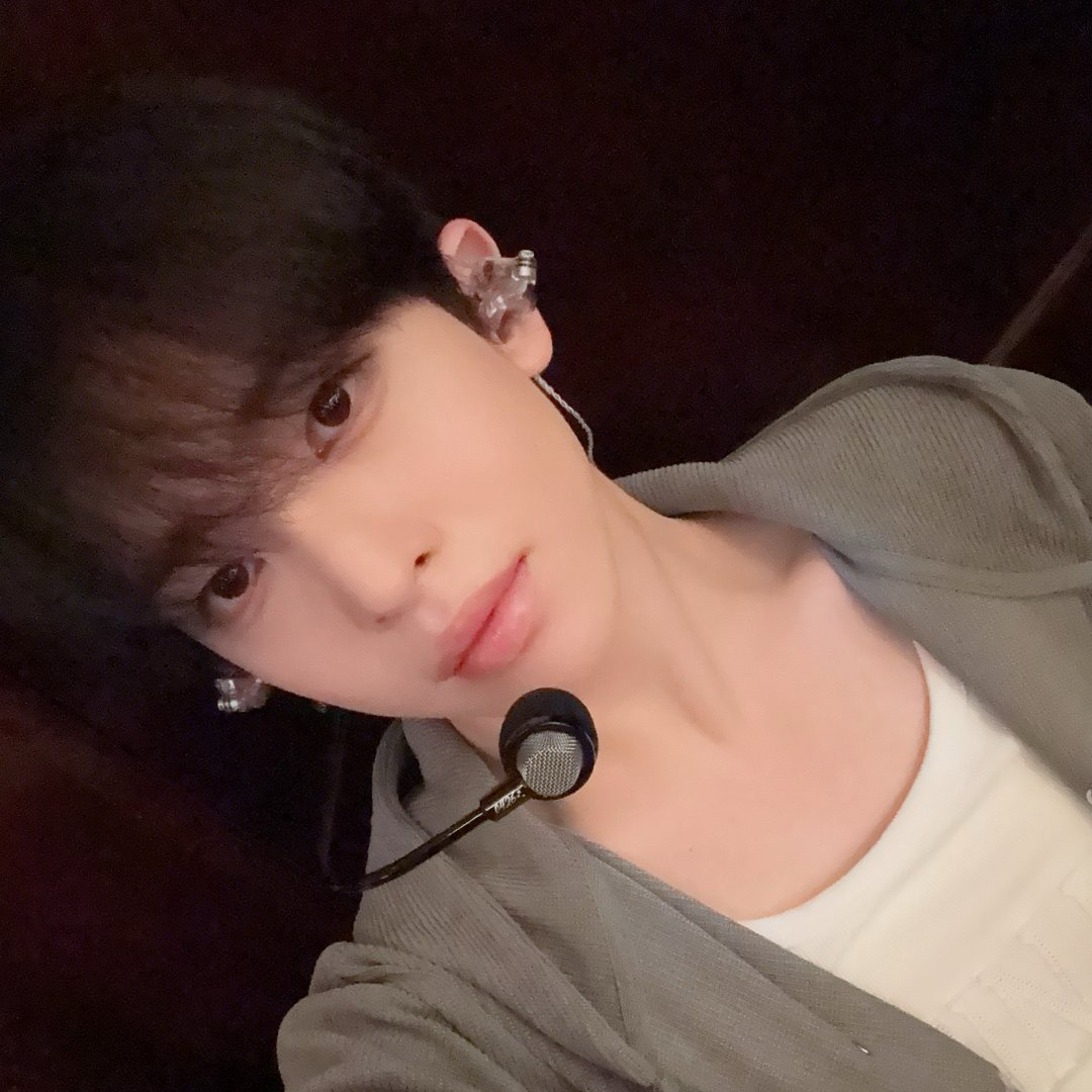 Behind-the-scenes cut of Allen (CRAVITY)