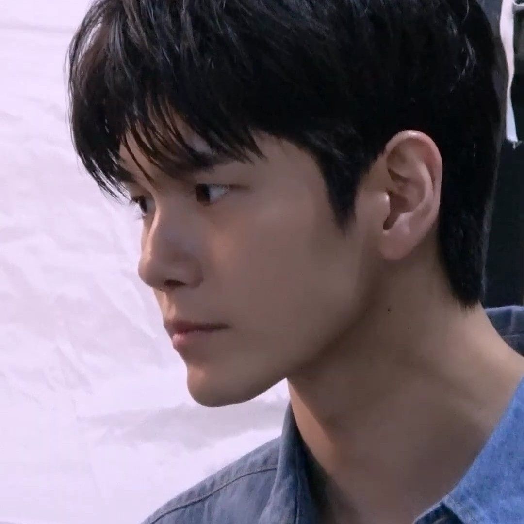 A moment captured by Ong Seongwu's fan