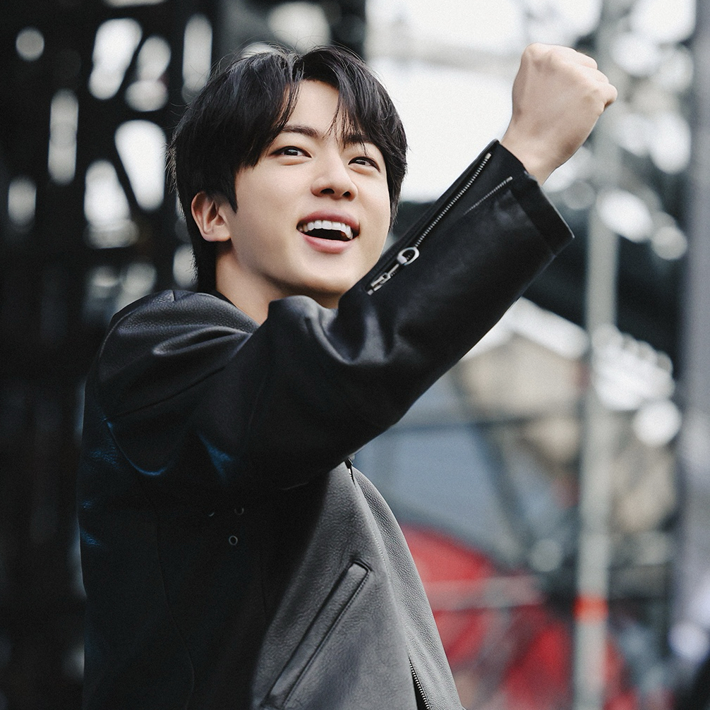 Foto aktivitas terbaru Jin (BTS)