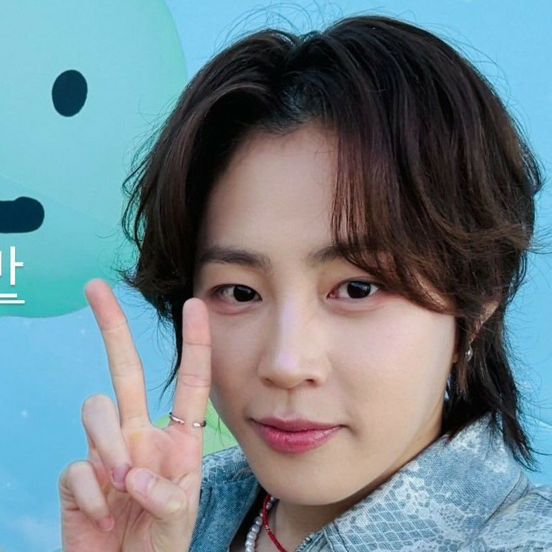 Behind-the-scenes cut of Ha Sungwoon