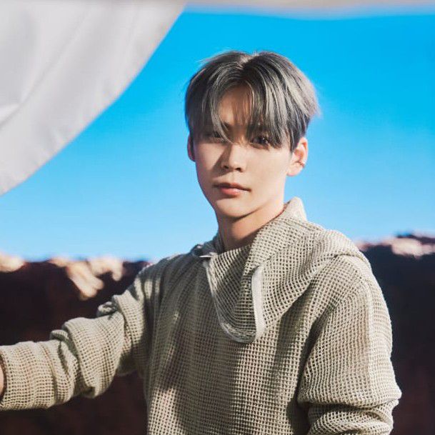 Behind-the-scenes cut of Eunseok (RIIZE)