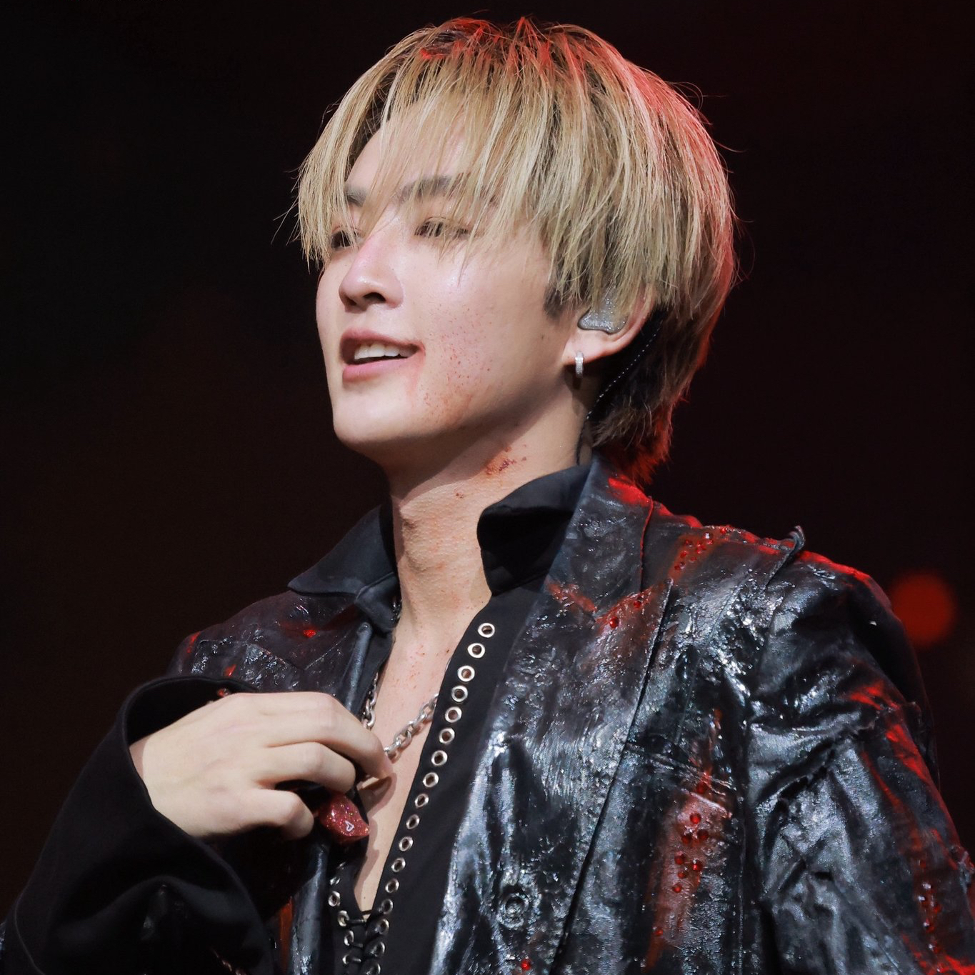 Behind-the-scenes cut of Heart (BUS)