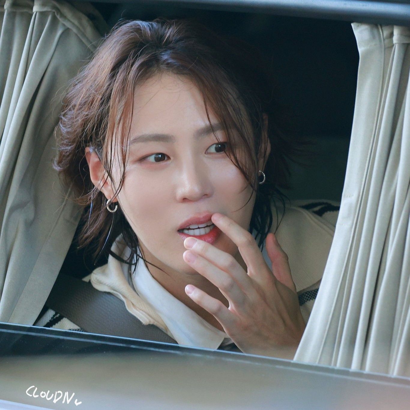 Behind-the-scenes cut of Ha Sungwoon