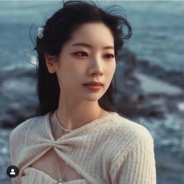 Behind-the-scenes cut of Dahyun (TWICE)