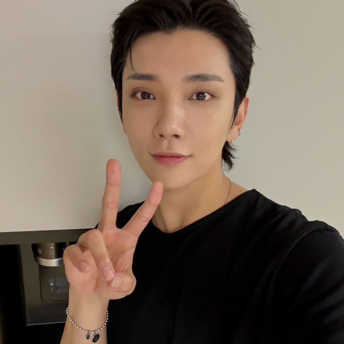 Recent activity shot of Joshua (SEVENTEEN)