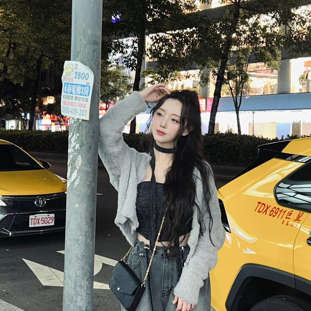 Recent activity shot of Kei (Lovelyz)