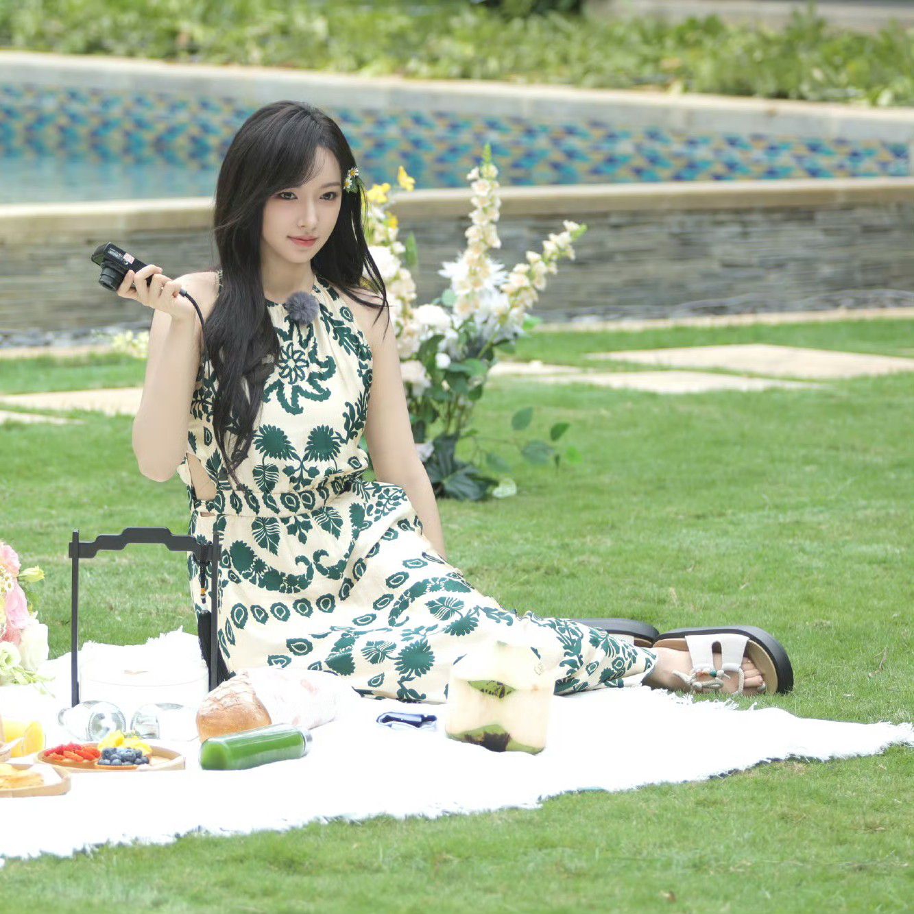 Behind-the-scenes cut of Cheng Xiao