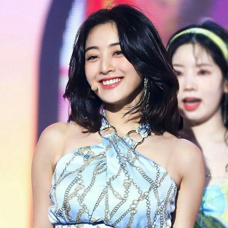 Latest photo of Jihyo (TWICE)