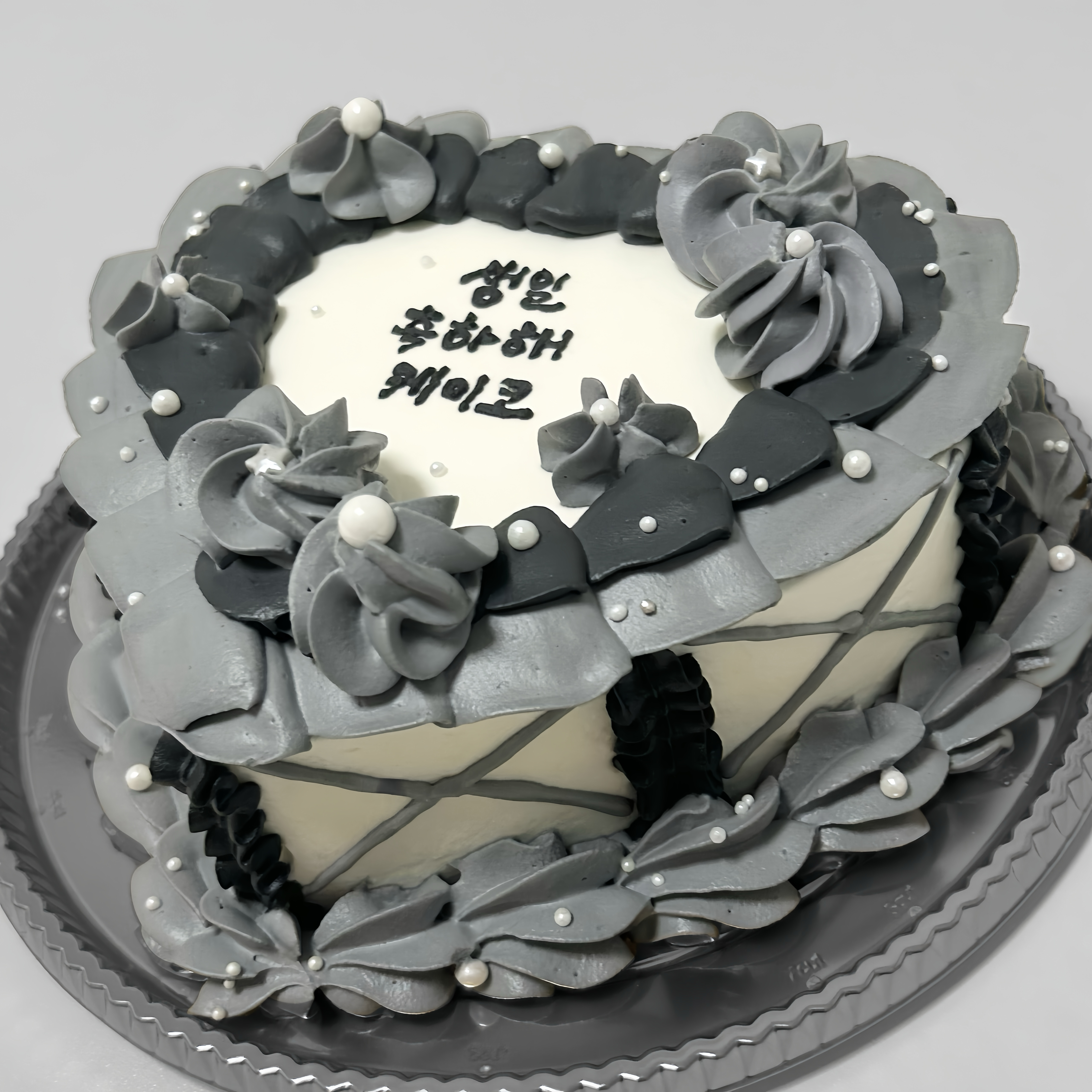 A moment captured by Shimizu Keiko (ME:I)'s fan