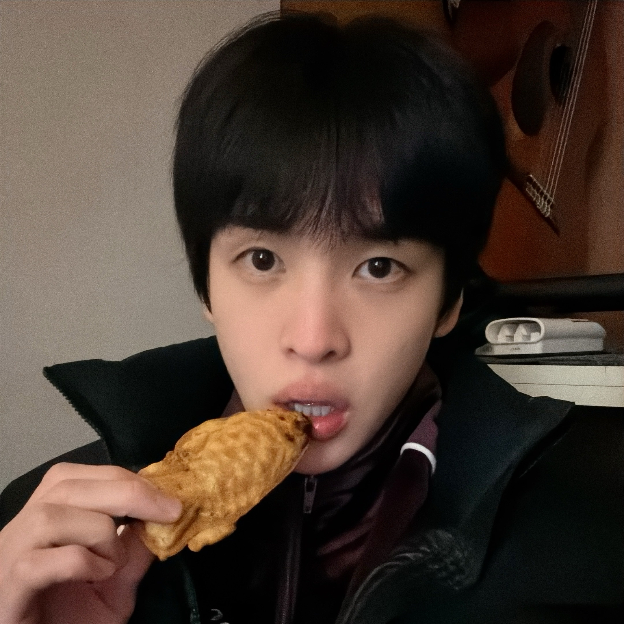 Behind-the-scenes cut of Allen (CRAVITY)