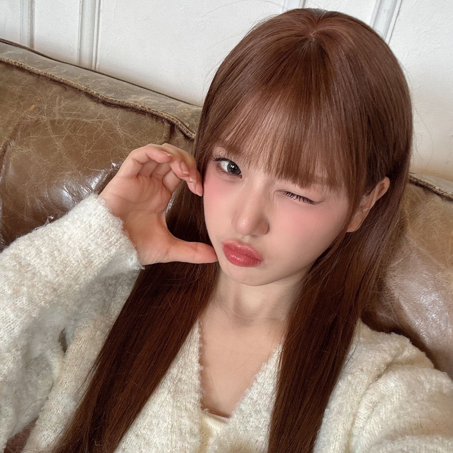 Behind-the-scenes cut of Suhye (MADEIN)