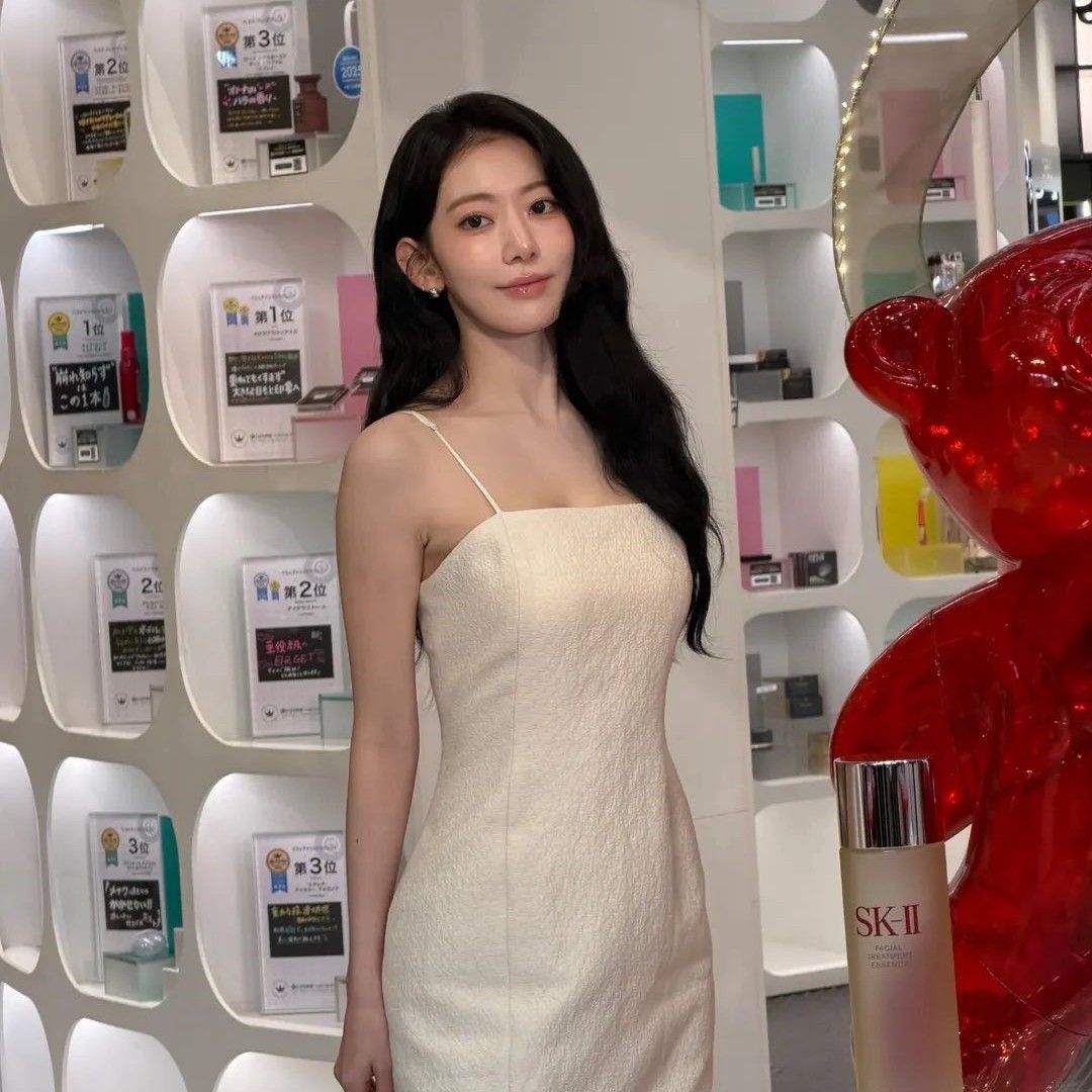 Recent activity shot of Sakura (LE SSERAFIM)