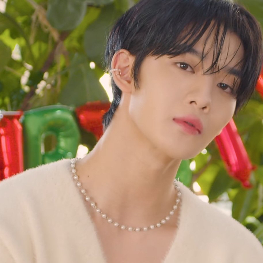 Recent activity shot of Bae Jinyoung