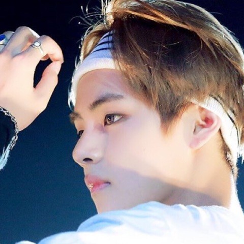 뷔 (방탄소년단)의 비하인드 컷