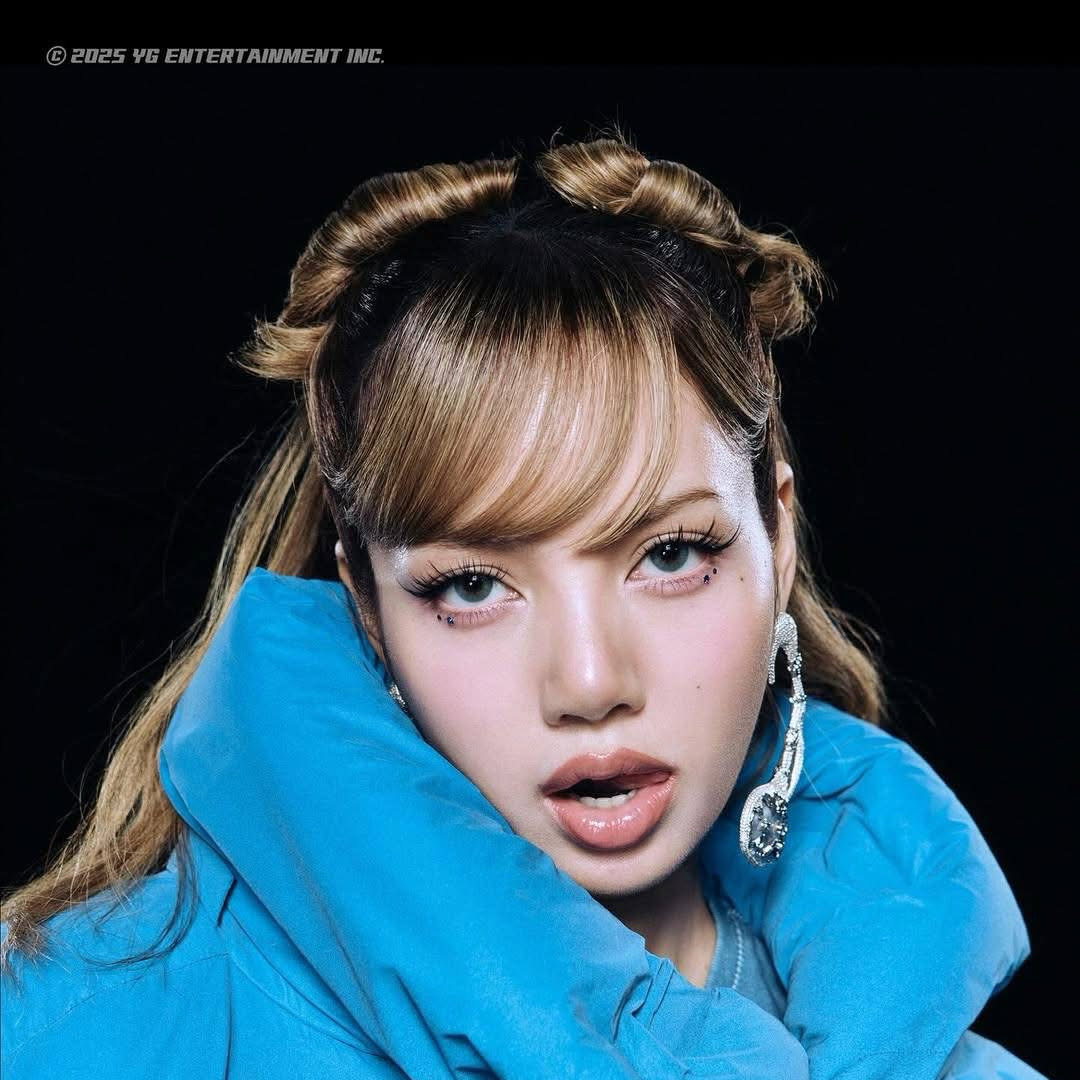 Recent activity shot of Lisa (BLACKPINK)
