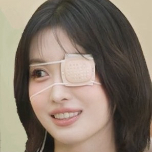 Behind-the-scenes cut of Momo (TWICE)