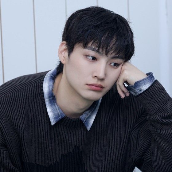 Latest photo of JAY B (GOT7)