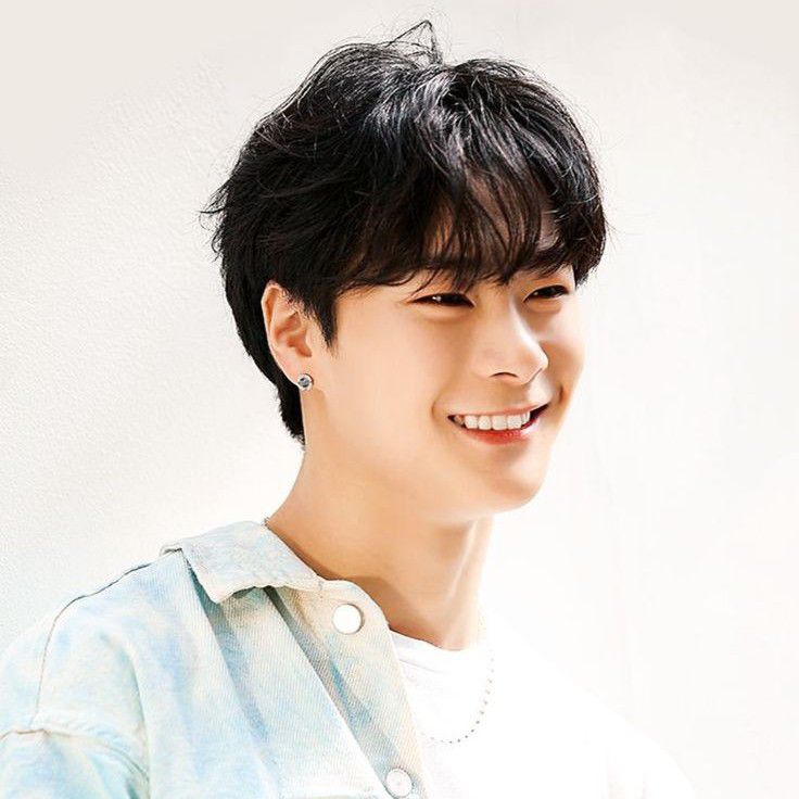 아스트로의 최신 사진
