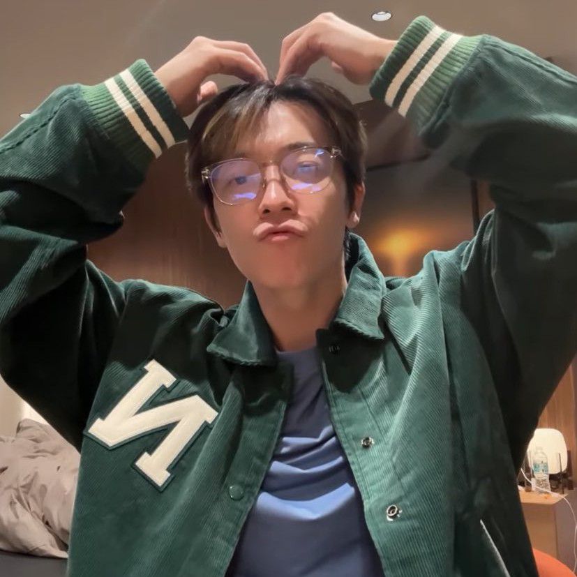 Behind-the-scenes cut of Donghae (Super Junior)