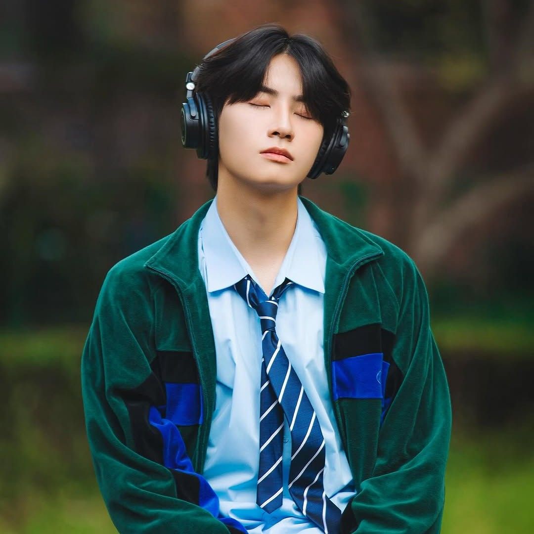 Behind-the-scenes cut of Lee Jinhyuk