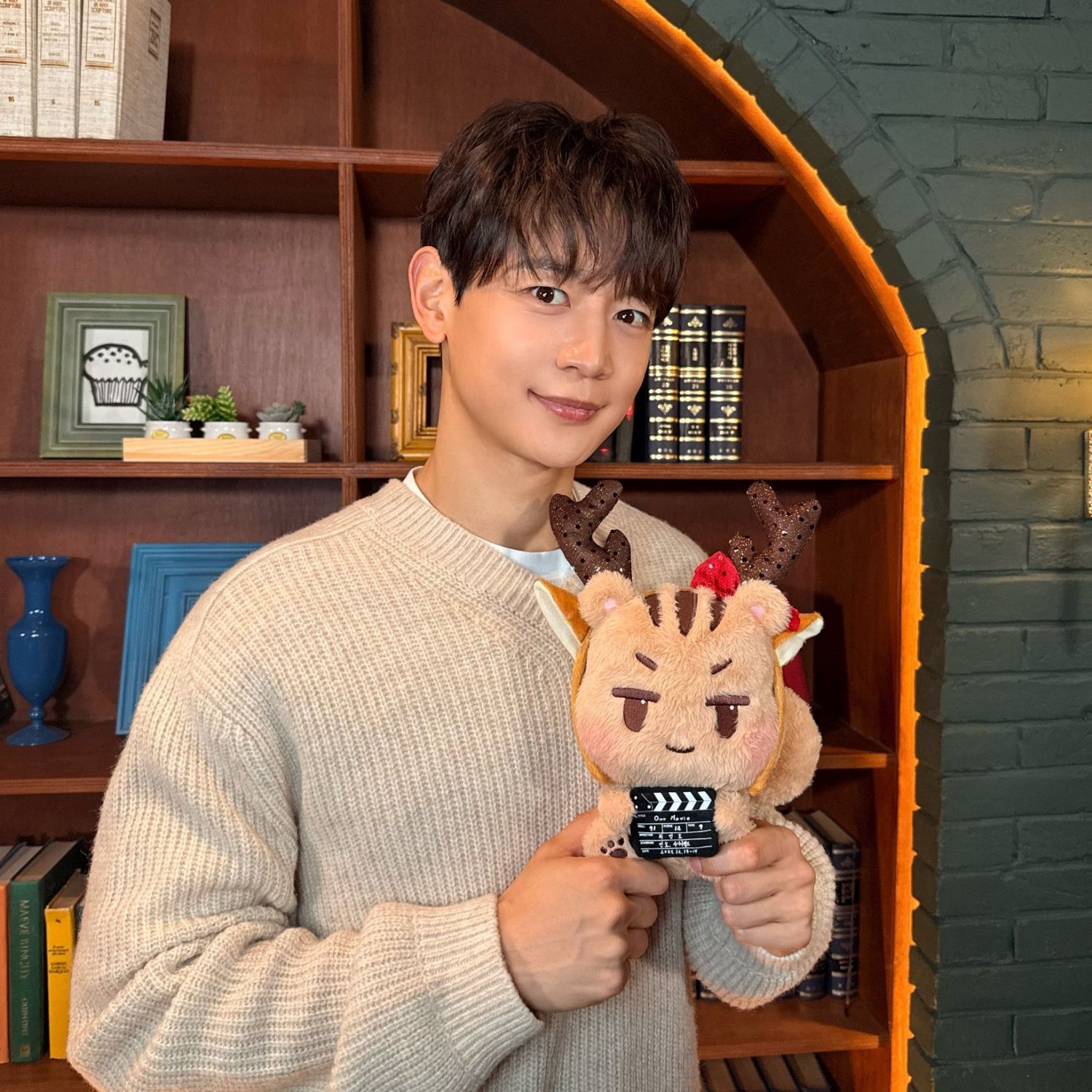 Behind-the-scenes cut of Minho (SHINee)