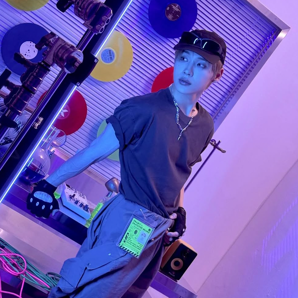 A moment captured by Jeon Woong (AB6IX)'s fan