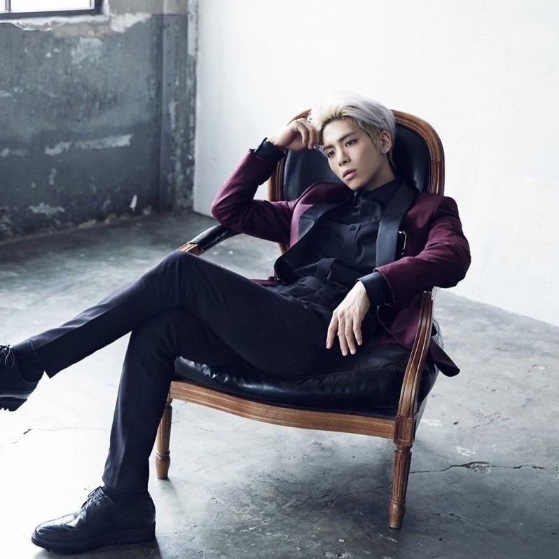 Potret di balik layar Jonghyun (SHINee)