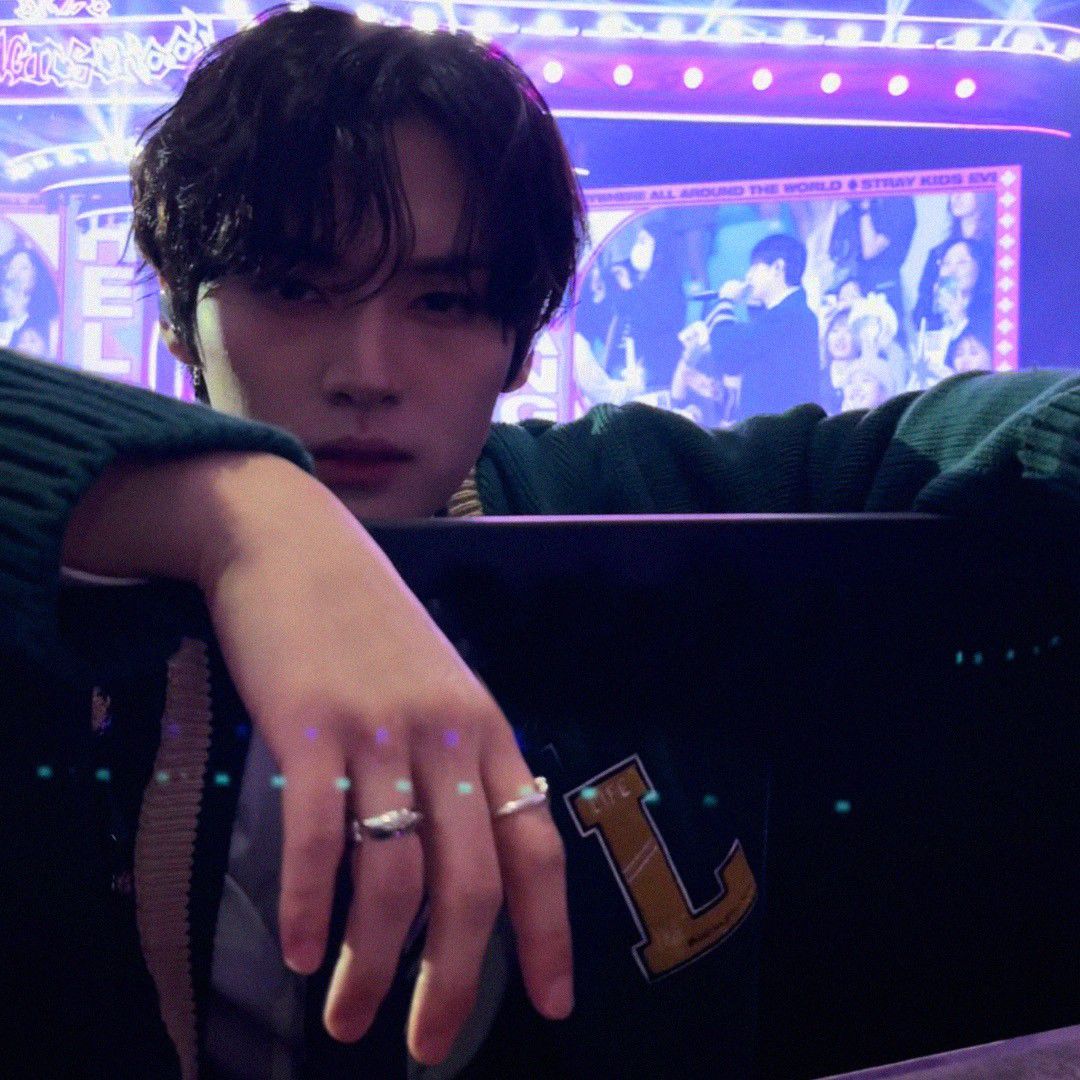 Behind-the-scenes cut of Lee Know (Stray Kids)
