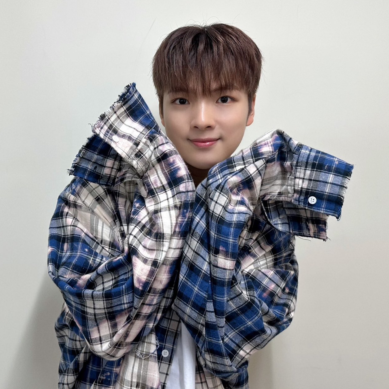 Behind-the-scenes cut of Choi JunSeong (GHOST9)