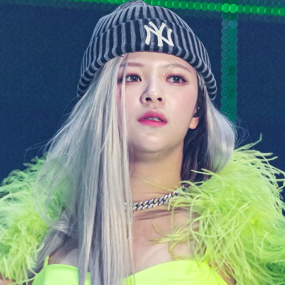 Behind-the-scenes cut of Jeongyeon (TWICE)
