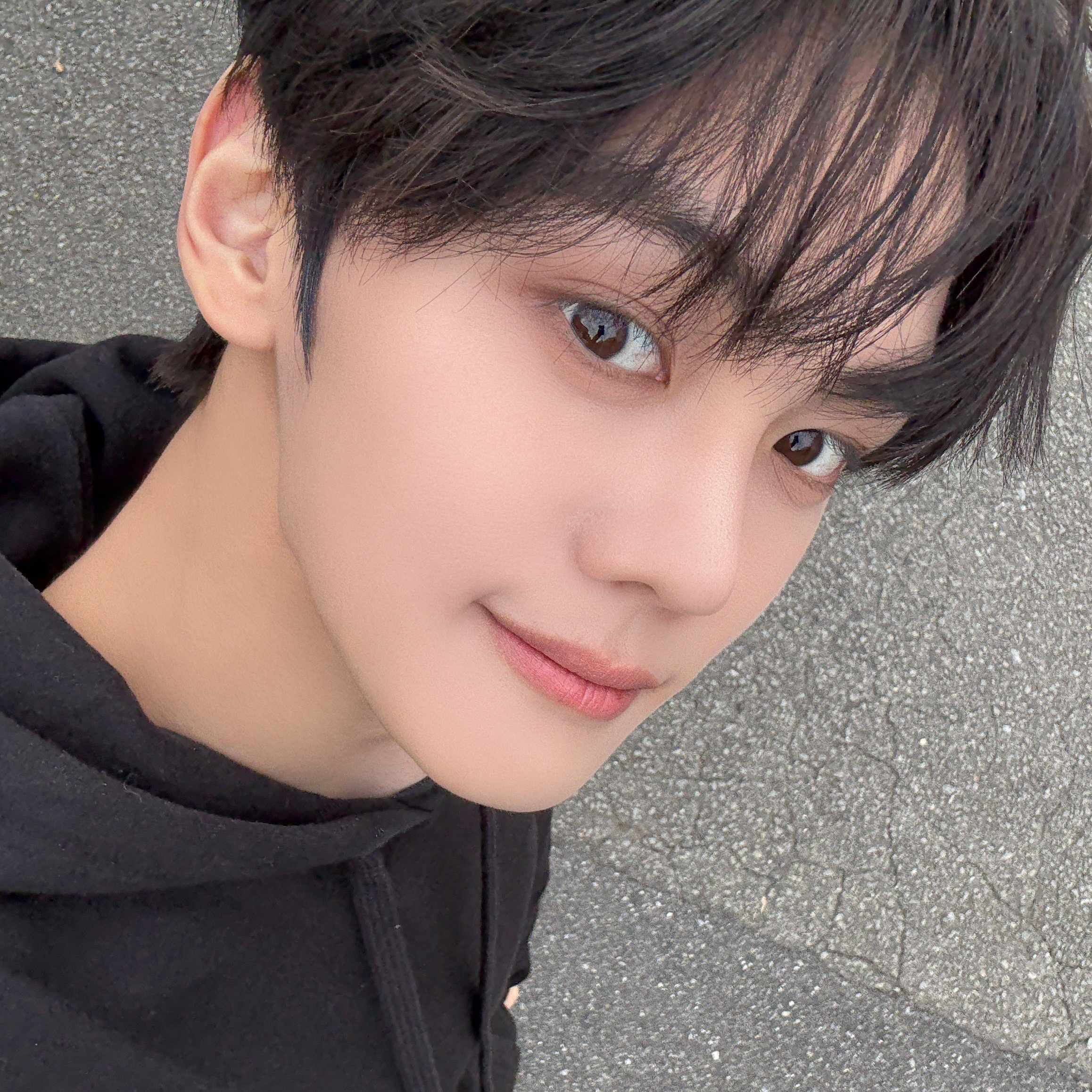 A moment captured by Kim Gyuvin (ZEROBASEONE)'s fan