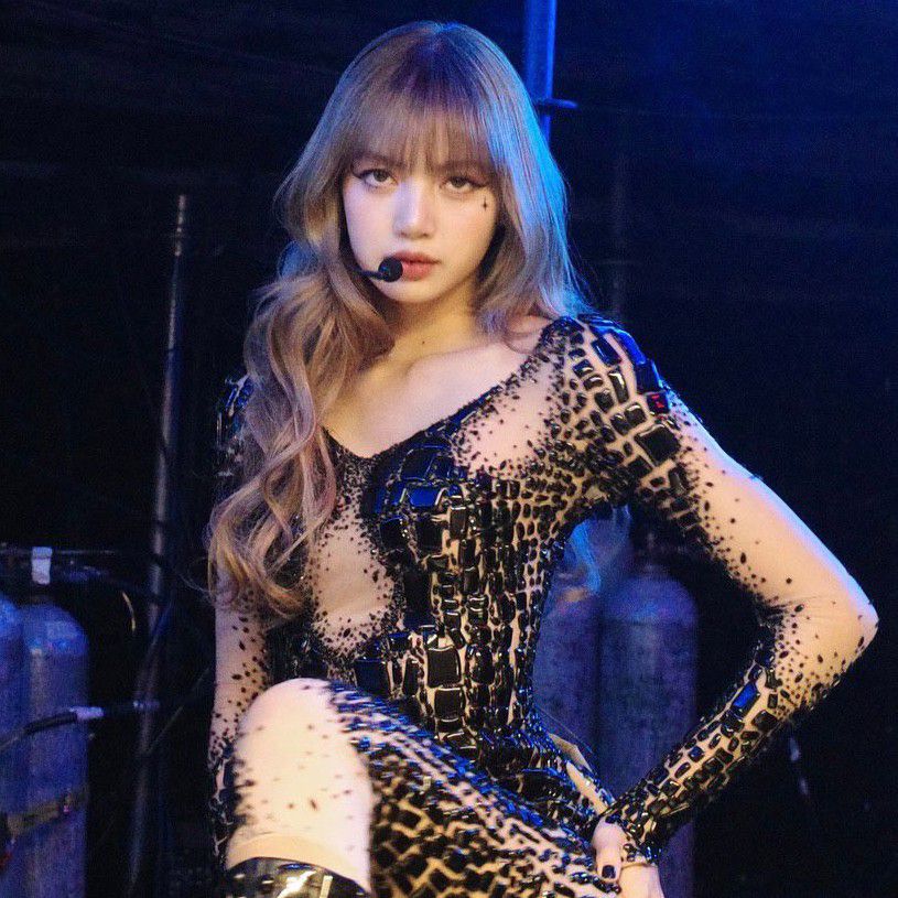 Foto aktivitas terbaru Lisa (BLACKPINK)