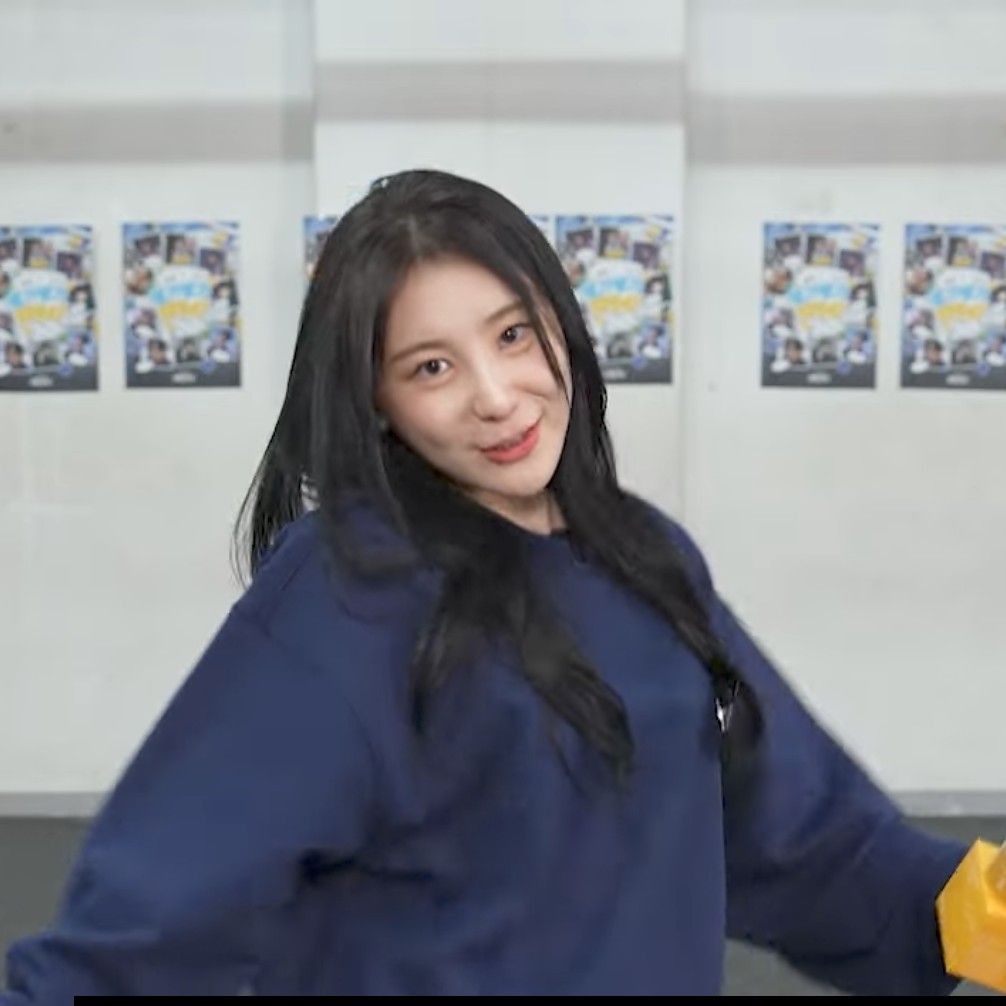 Recent activity shot of Lee Chaeyeon
