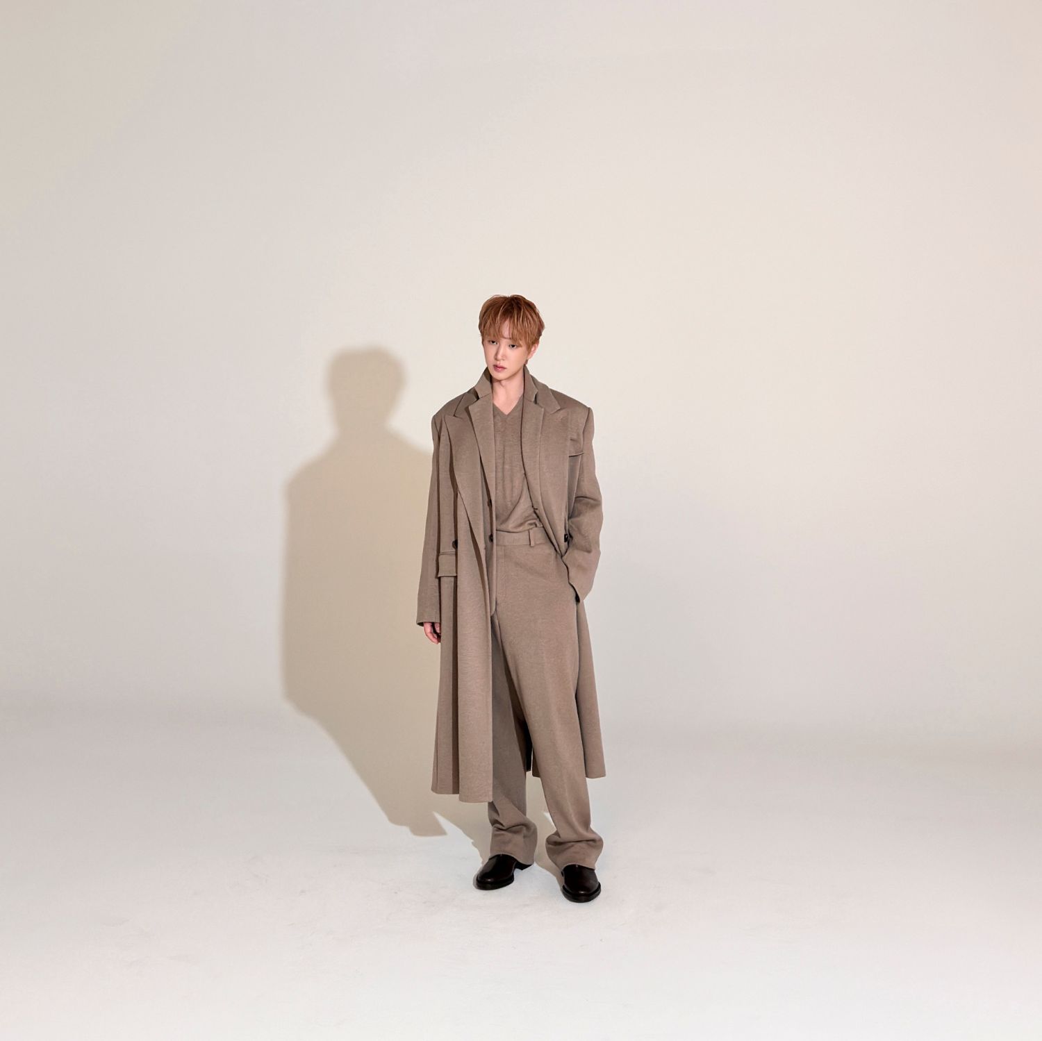 Behind-the-scenes cut of Onew (SHINee)