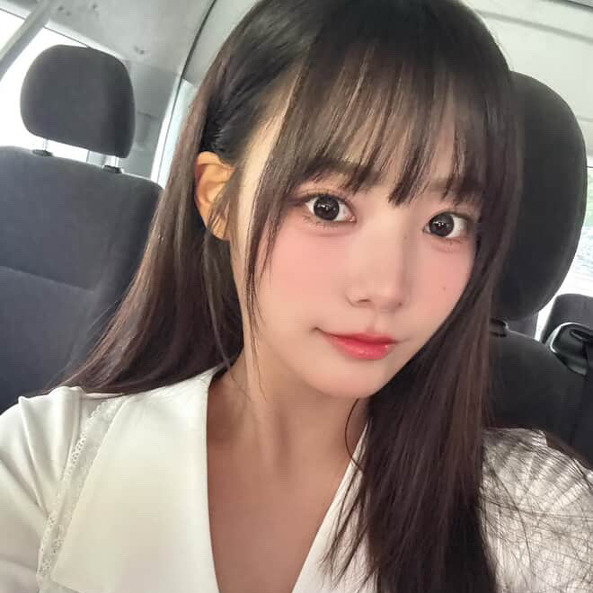 Behind-the-scenes cut of Siyeon (QWER)