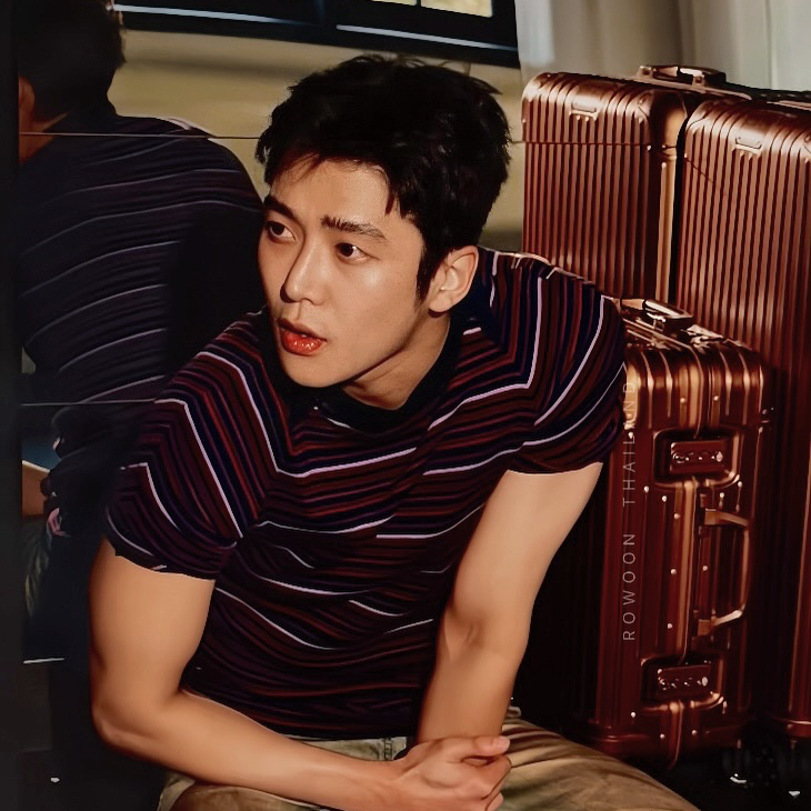 Behind-the-scenes cut of Rowoon