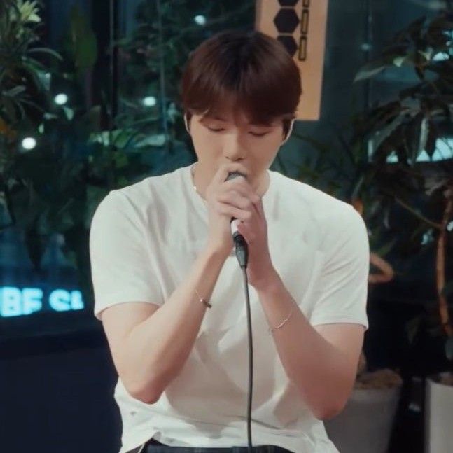 강다니엘의 비하인드 컷