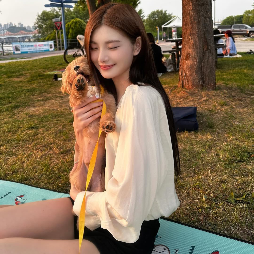 Latest photo of Yiren (EVERGLOW)